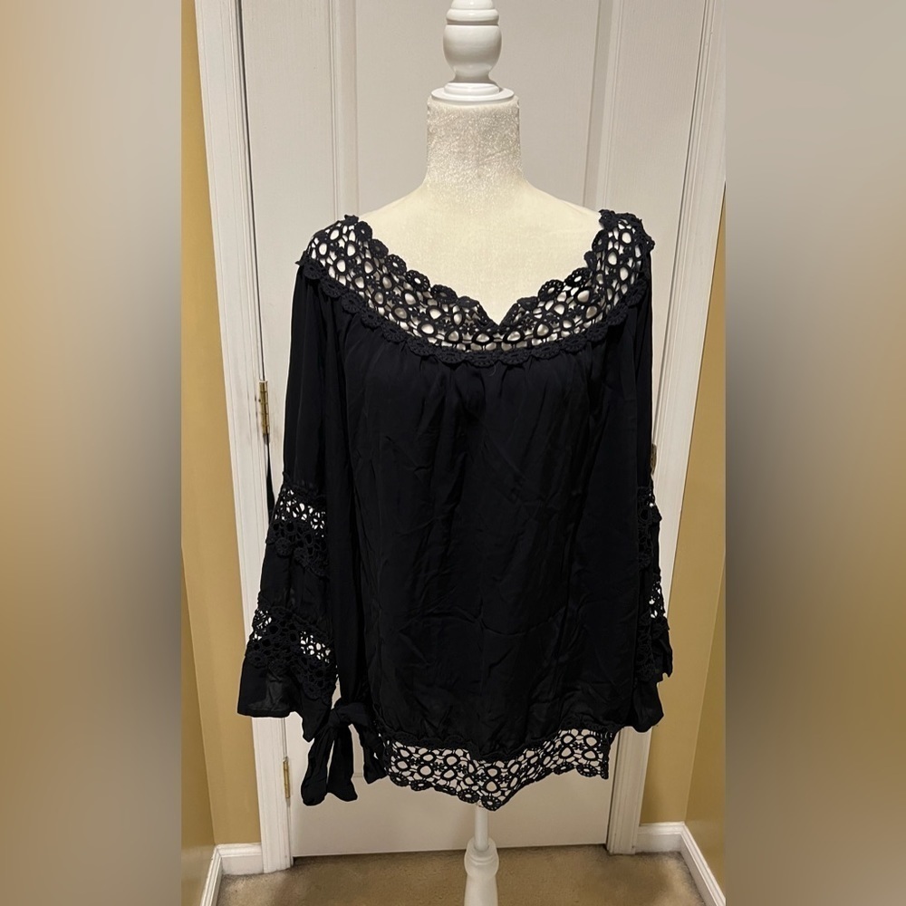 Venus Navy Off The Shoulder Top size 22